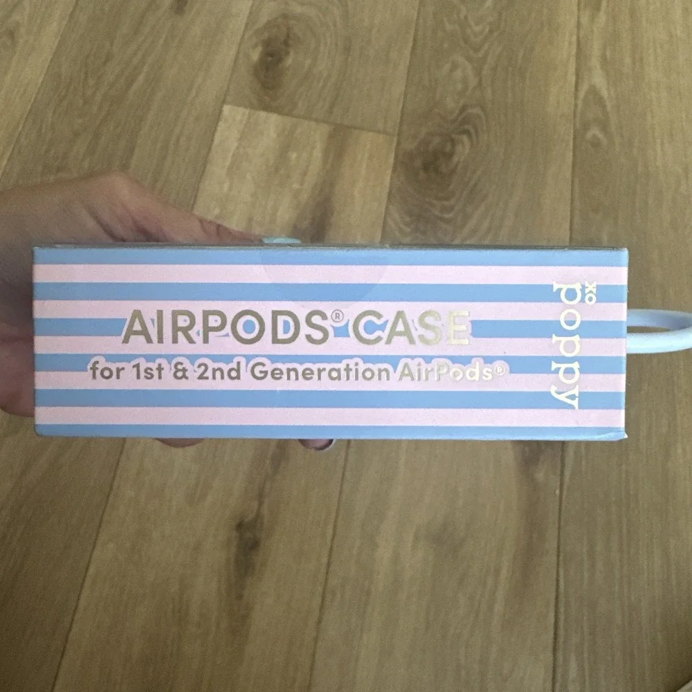 XO Poppy 1st & 2nd Generation AirPods‎ Case Keychain Cotton Candy Apple Ear Buds